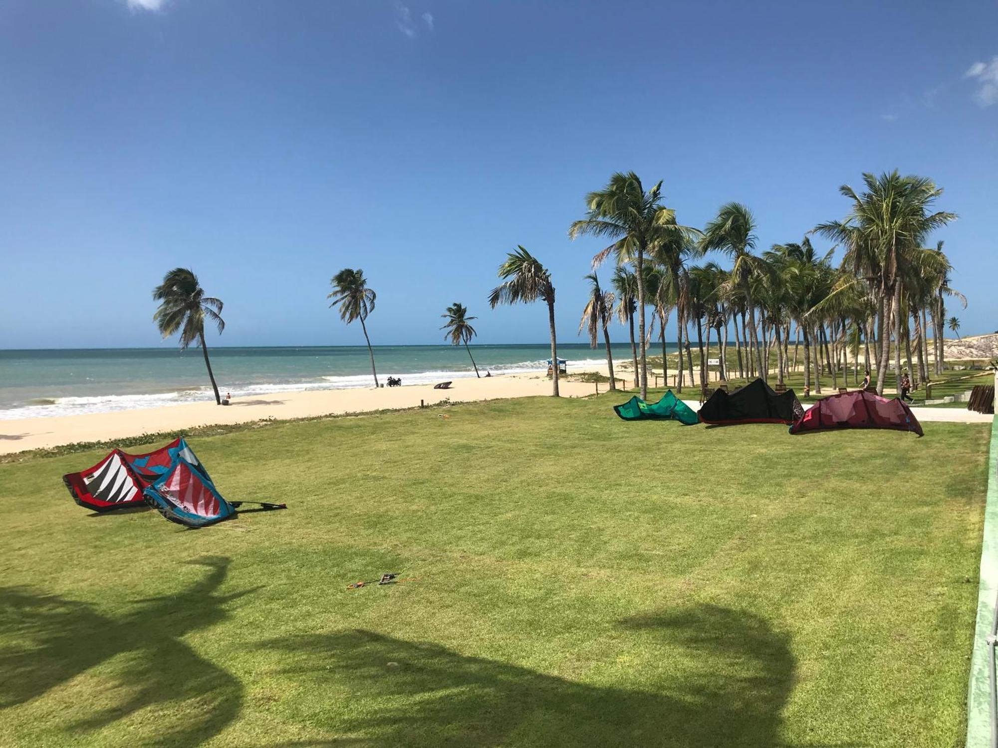 Condominio Wai Wai Pe Na Areia - Praia De Кумбуко Экстерьер фото